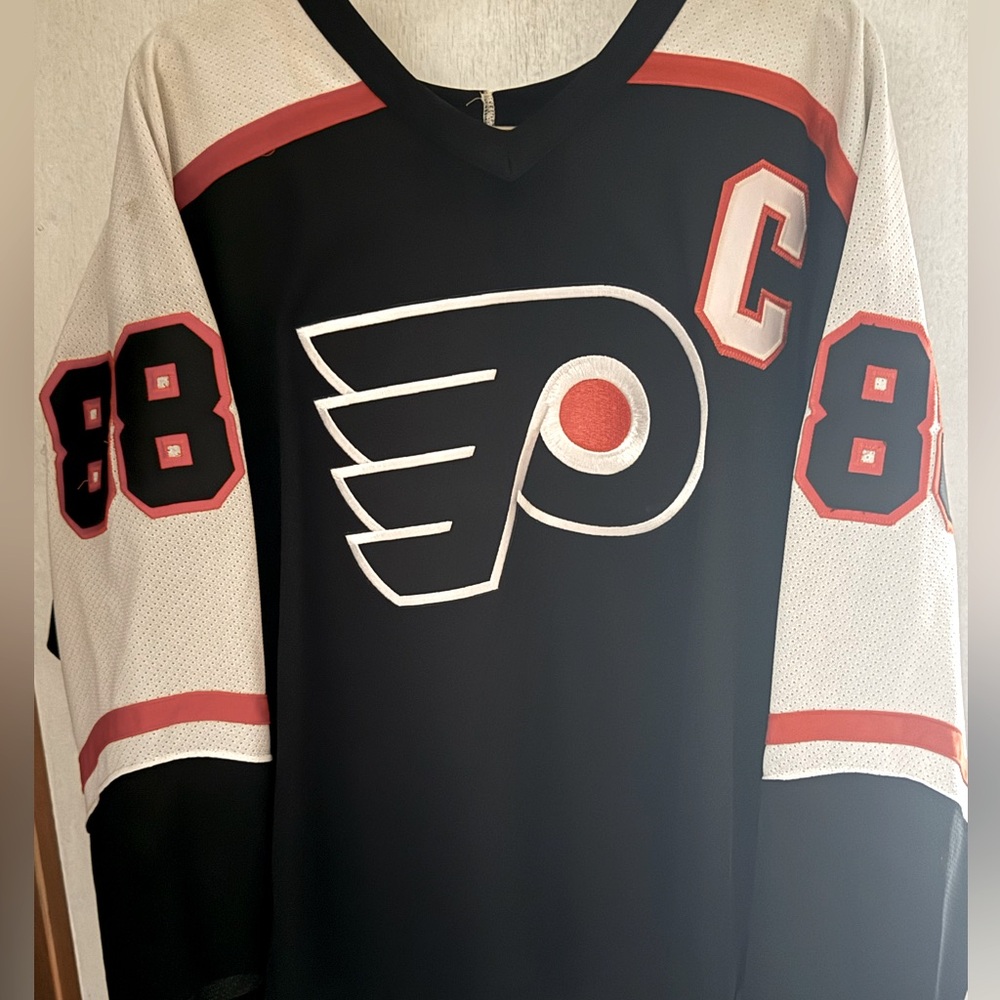 Eric Lindros Flyers jersey